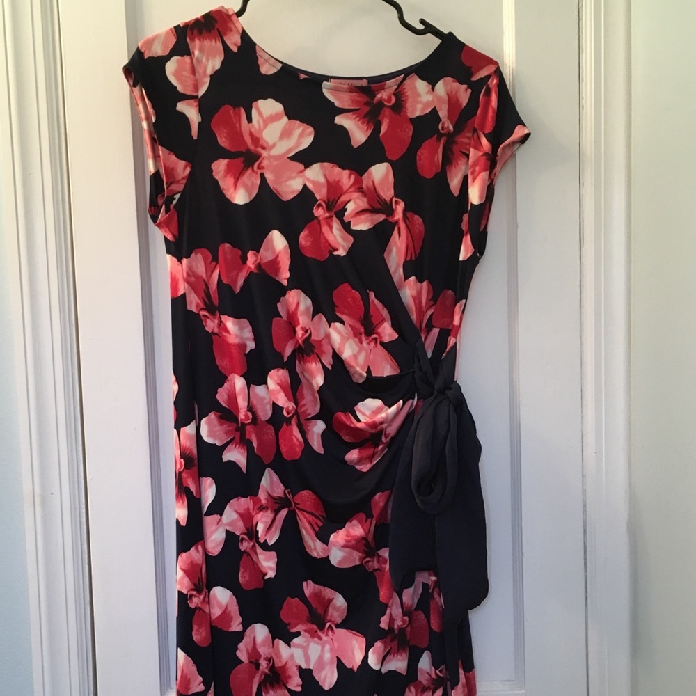 Navy floral print maternity dress
